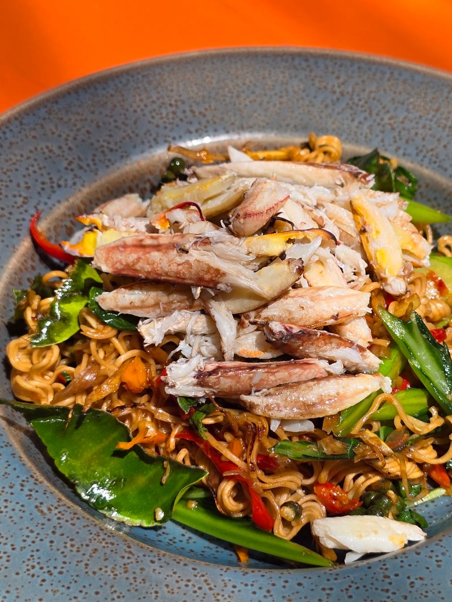 Drunken Noodles with Crab Claw