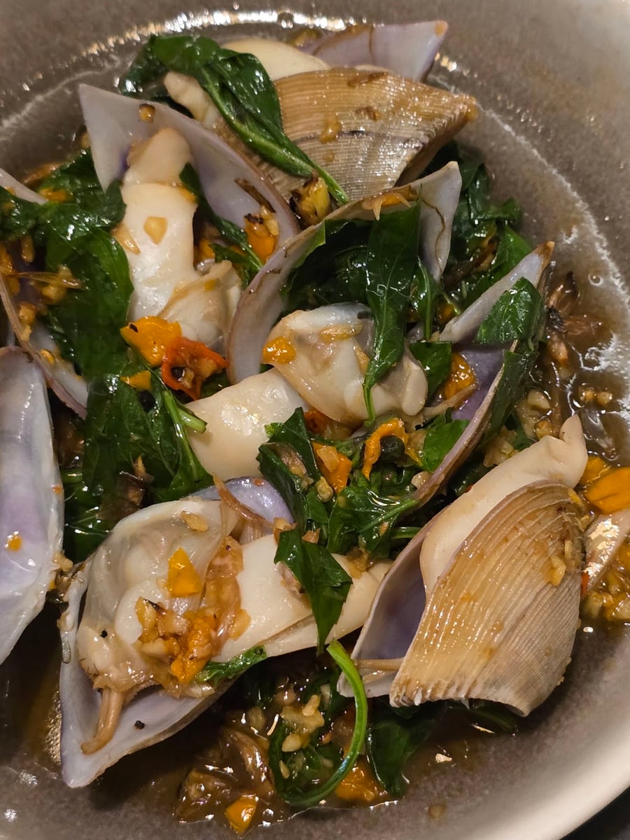Boat Clam with Holy Basil